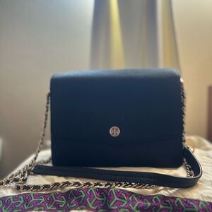 TORY BURCH ROBINSON CONVERTIBLE SHOULDER BAG